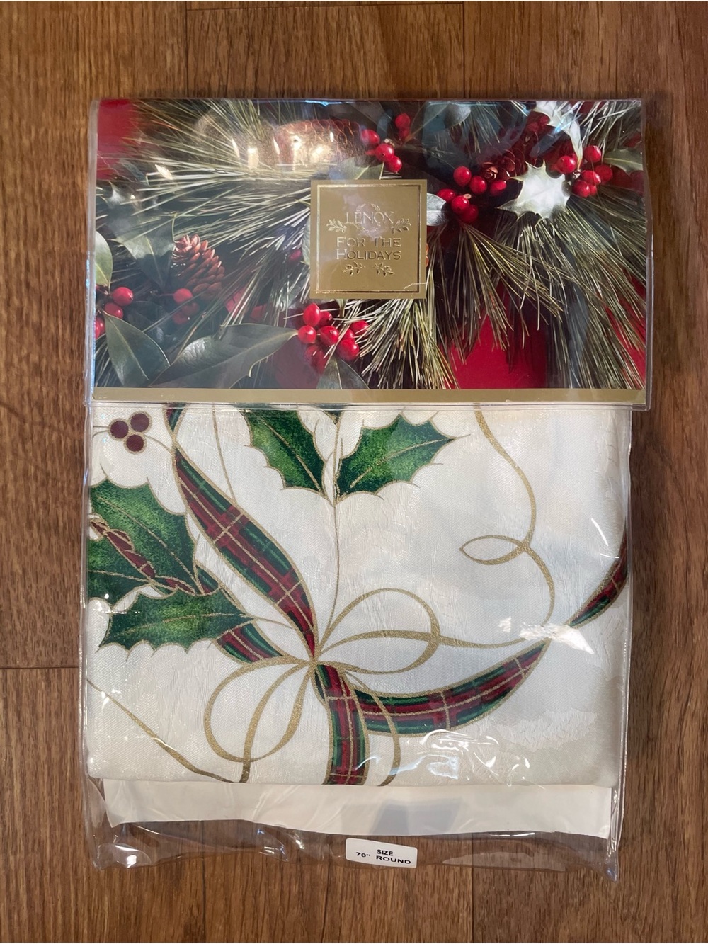 Lenox Holiday Nouveau 70” Round Christmas Tablecloth Holly Ivy Plaid New Retired